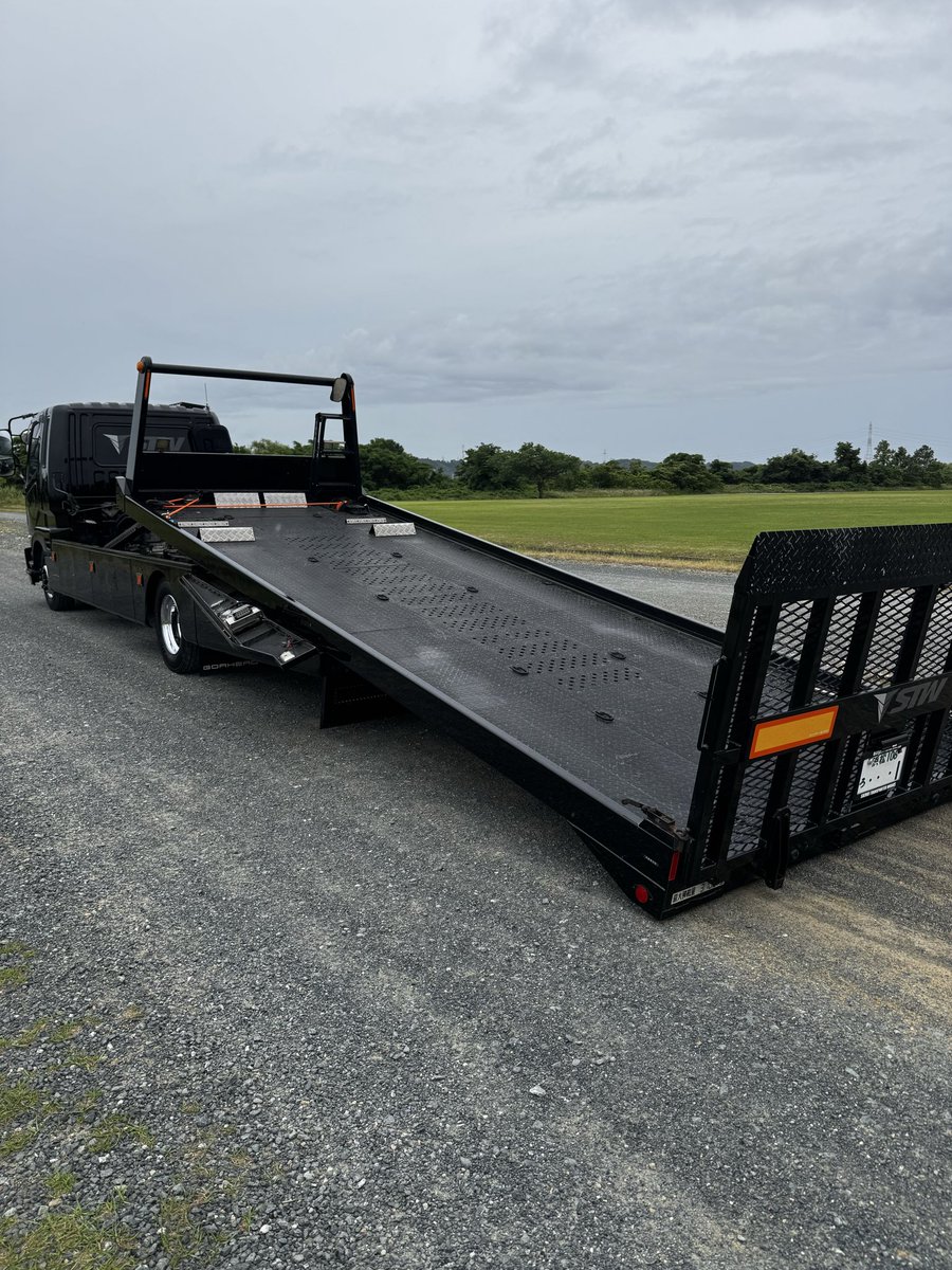 stw_tranpo's tweet photo. 4t 積載車　売却します

程度は極上

フルカスタム積載車

H10 8,000cc NA
走行32万km
フルエアロ
カスタム多数
ブリジストンメッキホイール
サブバッテリーシステム搭載
2,000wインバータ
パーキングクーラー付

価格はDM・お電話ください
090-1820-2923
#セルフローダー
#積載車
#レッカー
#積車 https://t.co/a4U1xx40rw