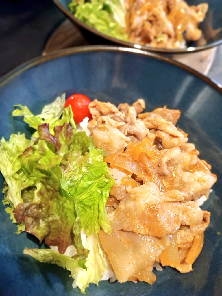 cafebarGANDY's tweet photo. 本日の日替わりランチは「生姜焼き丼」です！
涼しくて過ごしやすい金曜日、本日はディナータイム貸切となります。
ぜひランチタイムにお越しください☕
ご利用お待ちしております👨‍🍳
#GANDY https://t.co/MmWLgKZiD7