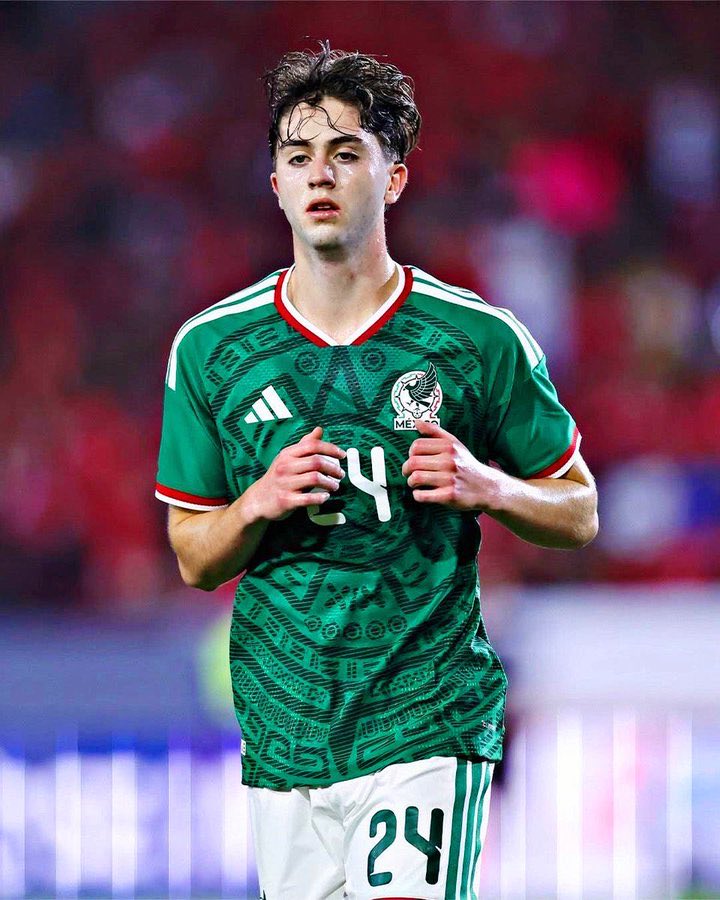 royrdeportes's tweet photo. Este par me generan mucha ilusión. Uno de 17 y otro de 22. 🇲🇽 https://t.co/ilsEEHiaE6