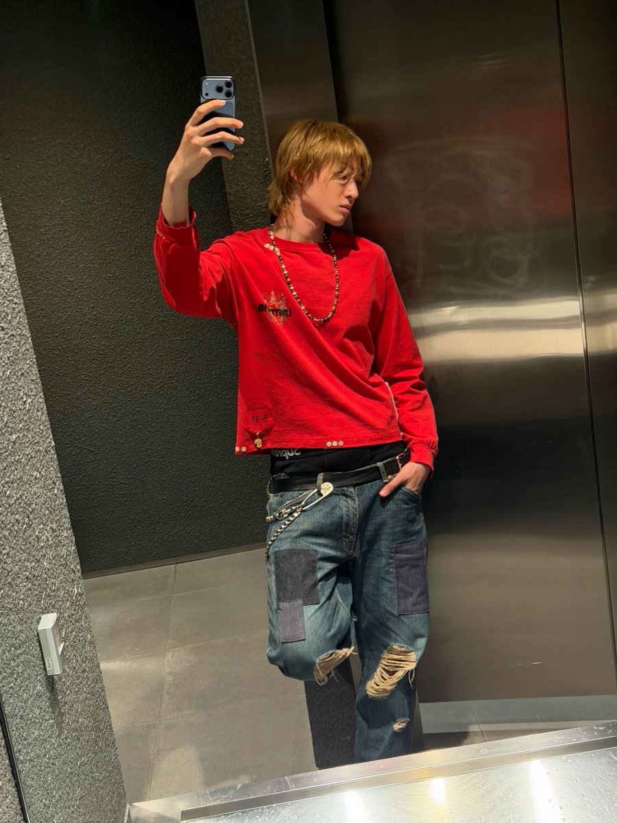 MARTINGLOBAL_'s tweet photo. 260605 | MARTIN WEVERSE UPDATE

🤓 mirror everywhere

#MARTIN #마틴 https://t.co/oML8VErXHR