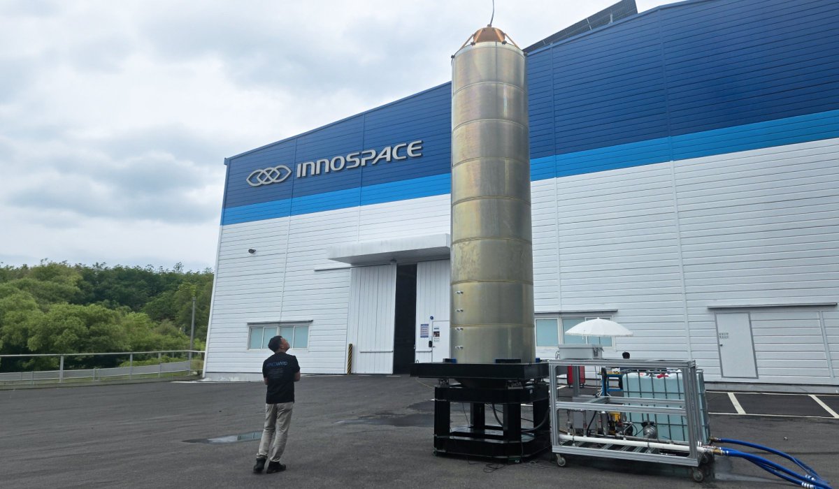 innospacecorp's tweet photo. HANBIT-Nano First-Stage Oxidizer Tank Hydrostatic Pressure Test Successfully Completed for the Second Launch 🛢️✔️

Key manufacturing and verification activities for HANBIT-Nano’s second launch mission are progressing smoothly.

The hydrostatic pressure test is a critical verification process used to assess the structural integrity and leak-tightness of the launch vehicle’s propellant tank. During the test, the tank is completely filled with DI (deionized) water and subjected to repeated pressurization and depressurization cycles, simulating the pressure loads it will experience during flight. 💧

For this test, repeated pressure cycling was conducted at the Nominal Operating Pressure, followed by verification up to 105% of the Maximum Expected Operating Pressure (MEOP). The results confirmed the tank’s structural integrity, leak-tightness, and stability under repeated pressure conditions. 📈🔍

The HANBIT-Nano first-stage oxidizer tank is manufactured from aerospace-grade aluminum, combining lightweight characteristics with high structural strength. Advanced aerospace welding technologies, including Friction Stir Welding (FSW) and Electron Beam Welding (EBW), were applied during fabrication.

FSW is a specialized welding process widely used in the aerospace industry, enabling high-strength, highly reliable joints while minimizing thermal distortion. It is a key manufacturing technology adopted by leading space organizations and launch vehicle companies, including NASA and SpaceX, for propellant tanks and vehicle structures. EBW, meanwhile, utilizes a high-energy electron beam in a vacuum environment to achieve precise, low-distortion welds for components requiring exceptional reliability.

With the successful completion of this hydrostatic pressure test, verification of HANBIT-Nano’s primary structural components for the second launch continues to advance step by step. INNOSPACE will proceed with additional launch preparation activities, including ground hot-fire testing and follow-up verification processes.

Stay tuned for the next milestone in HANBIT-Nano’s journey! 👀✨

#LaunchVehicle #RocketTesting #SpaceLaunch #SpaceTechnology #AerospaceEngineering #LaunchPreparation