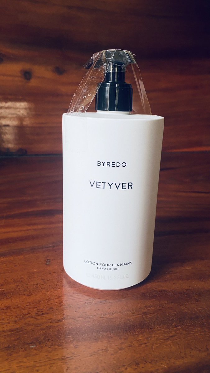parfume888's tweet photo. พร้อมส่ง

Byredo Hand Lotion 450ml (มีหัวปั๊ม)
1,299.- รวมส่ง มี 3 กลิ่น

•Rose 🌹
•Tulipmania 🌷
•Vetyver 🌿 https://t.co/XGeNQS1L65