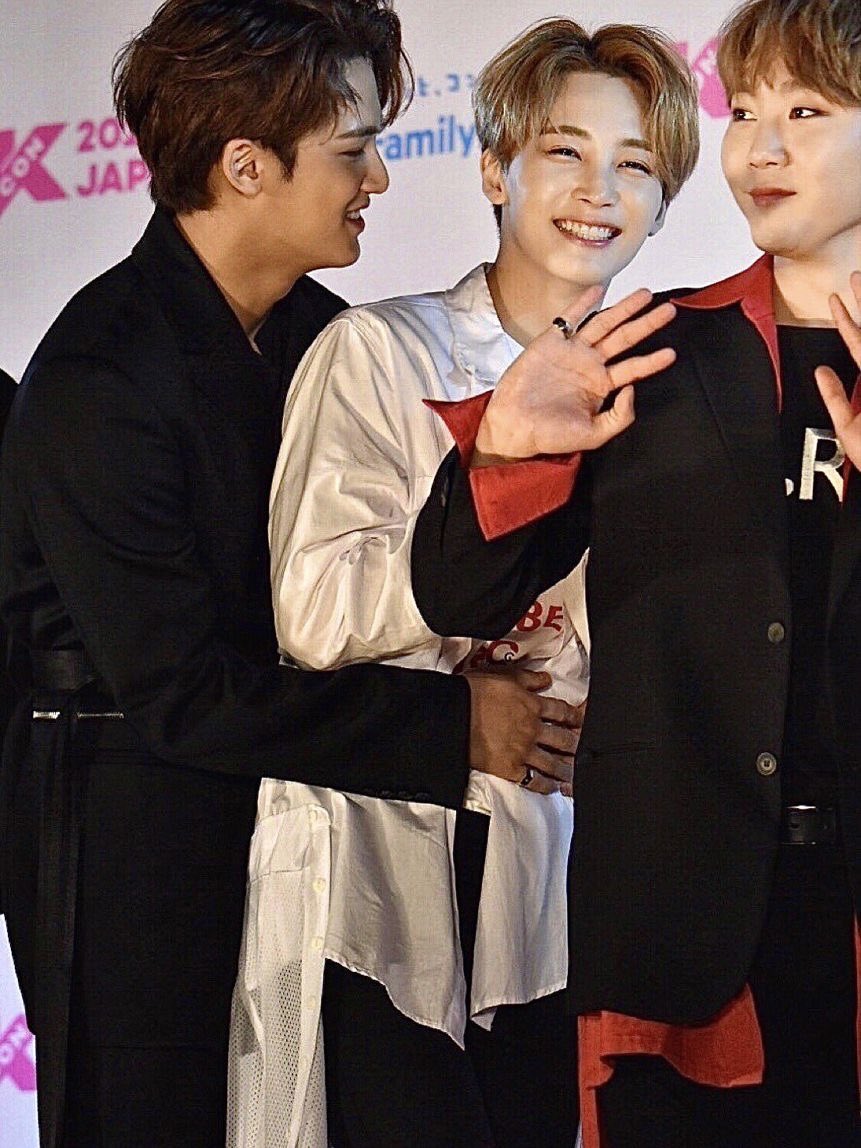 chaotic_ism's tweet photo. kim mingyu being yoon jeonghan's favorite belt since 2015 https://t.co/UFs3Ax9jtE