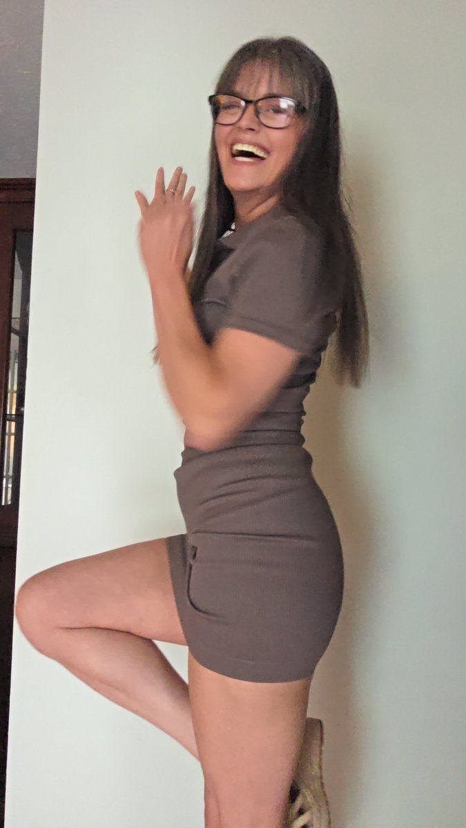 ValariewithanA's tweet photo. Cute blooper tbh. Why do I look like a Charlie Angel😂 The real fun pics are at https://t.co/EPSA2orjhX https://t.co/AudbV1dHgF