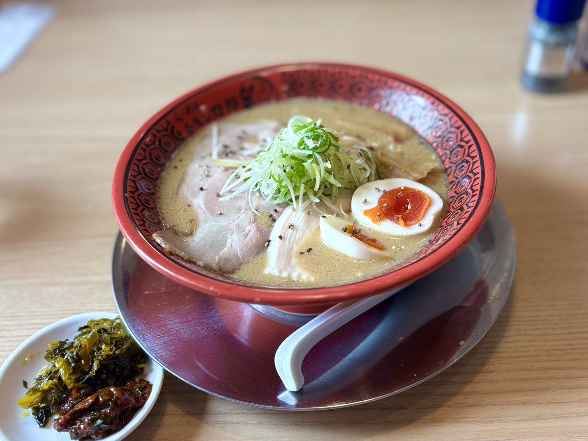 40s_drinker's tweet photo. 滋賀県彦根市【らーめんチキン野郎 本店】濃厚鶏白湯ラーメンこってり野郎🍜どろ系の鶏白湯スープ😋 https://t.co/qHsqnoQNfE