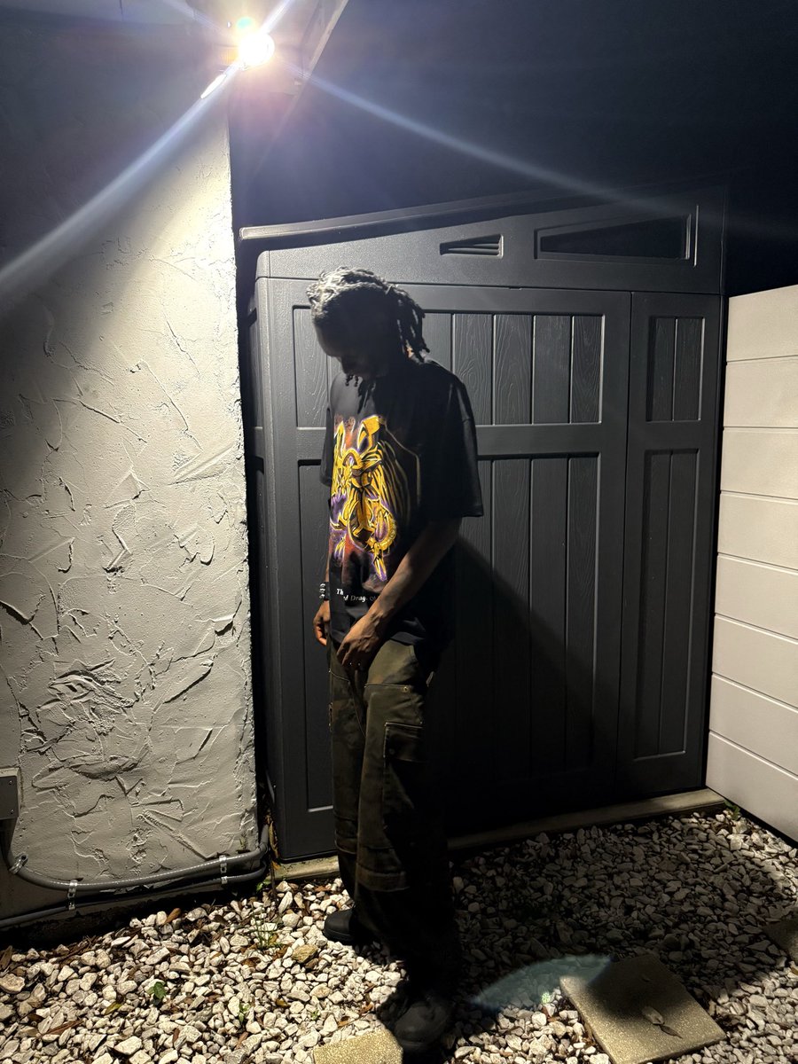 Sl333PYYYY's tweet photo. Dark https://t.co/bBEybmXMUe