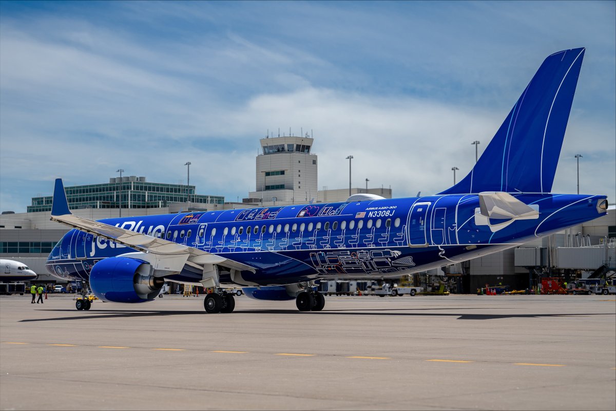 DENAirport's tweet photo. This new livery really blue us away. 🤩 Blueprint II recently made its Denver debut!

JetBlue's newest livery resembles an aircraft blueprint, and was inspired by their now-retired Blueprint livery.
📸: @athor72 https://t.co/YIW7J02UBW