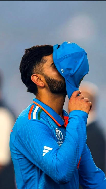 KingKohli_269's tweet photo. Cricket is so cruel💔
765 runs💔                           241 runs🏆😭 https://t.co/z7hV9jmz9i