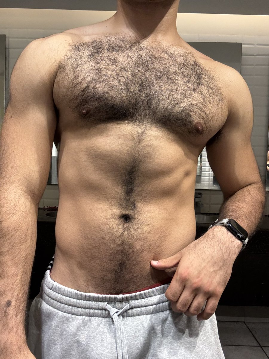 anf1bia's tweet photo. Solo quiero que me crezcan las tetas https://t.co/8ieeBvru8V