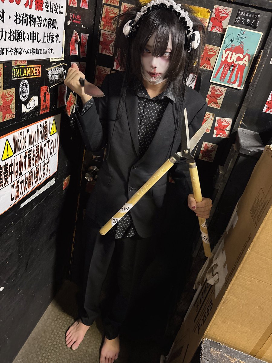 courissawiebe's tweet photo. What a great end to my night...thank u hiro-kun for blessing me with these photos im going to stay happy while I go to bed☺️😿 https://t.co/CmEAuCT73A