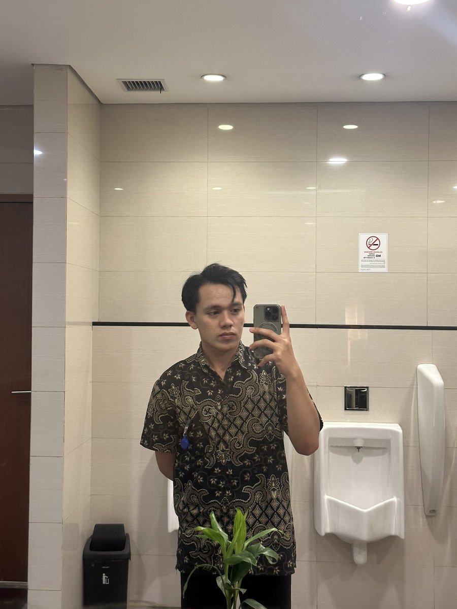 _hereacmal's tweet photo. Gapapa kamu lupa sama aku, tapi jangan lupa shalat jumat ya 😄 https://t.co/gLLE0YY3Rx