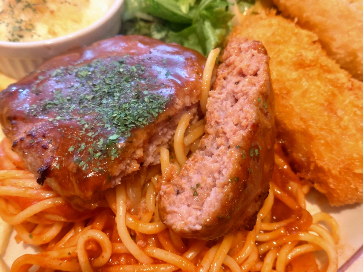 Position10's tweet photo. 今日のお昼ごはんは大人様ランチ♫
いろいろ楽しめた上に美味しかった♫
＃洋食喫茶ハングリー　＃大人様ランチ　＃名取市 https://t.co/cu1WgSfk7F