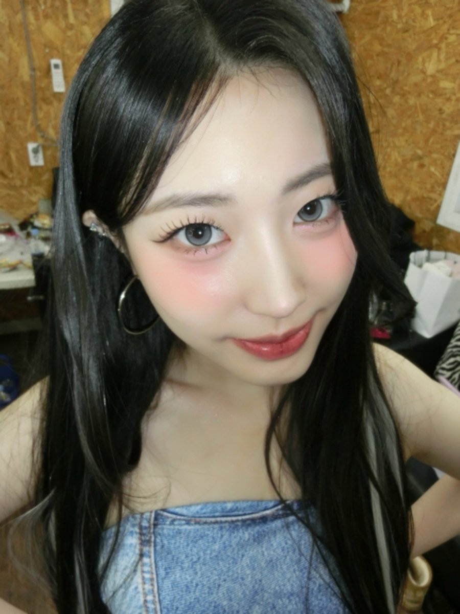 CRAZANGEL_'s tweet photo. 👀🫵🏻

#CrazAngel #크레이즈엔젤  #クレイズエンジェル 
#SOLMI #솔미 https://t.co/hvfn5ZAuBw