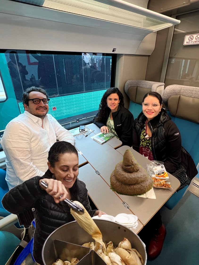 ContciudaDBJ's tweet photo. @YO_____MERO ¿No tendrán hipercaquismo cerebral?

Que eviten eso tamales de la Gurrumina que vienen cargadísimos. https://t.co/dPgHjLtpqi