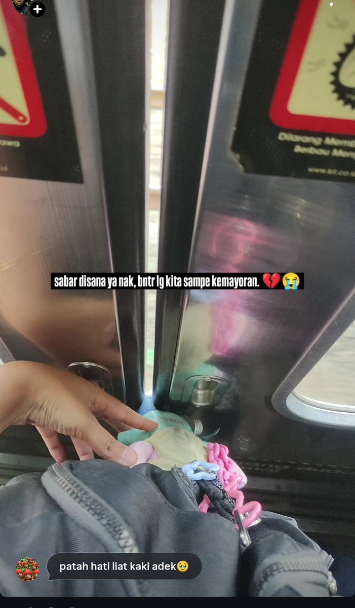 e_anne_a's tweet photo. kakak kakak, aku jg udah tenangin anakku kok tadi. ni dokslinya 😔😔😔 https://t.co/jrkCGdY3PV