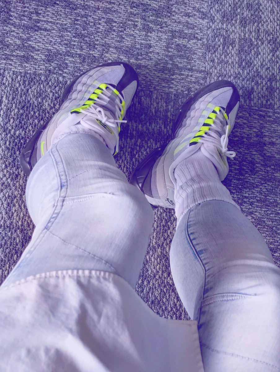 bitpulse's tweet photo. お久しぶりです！🌈👟👟✨ https://t.co/OPcJbktcnc