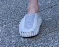 leejang1025's tweet photo. 지압 되는 슬리퍼 인가봐 ㅋㅋㅋㅋㅋㅋㅋㅋㅋㅋㅋㅋㅋㅋㅋㅋㅋ https://t.co/RNWXJcgJ0e
