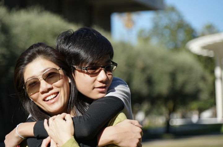 Rosemome's tweet photo. Really love his relation with his mom <3 https://t.co/mNILBq9xJy