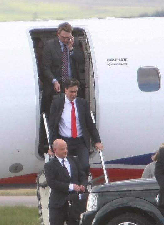 Paulrestore's tweet photo. We have all got to cut down on our meat and dairy products.All change our Gas boilers to heat pumps to meet the government's  new  net zero targets .And here the clown is getting out of a private jet https://t.co/F0o6M5aw2q
