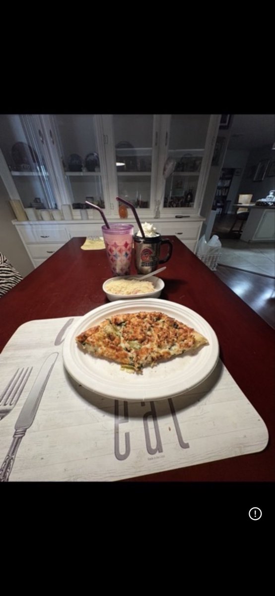 carson_louis's tweet photo. Dinner 🥘Pepz pizza 🍕 salad 🥗mixed berries with whip cream smoothie and ice 🧊tea 🍵yummy 😋nom nom 😋nom #pepzpizza #salad #mixedberrieswithwhipcreamsmoothie #greencoldtea #yummynomnomnom #food_is_good09 #saverorysummerrings #amsrmutbangfood #nextlevelchef👨‍🍳 https://t.co/UWoJWjxLgC