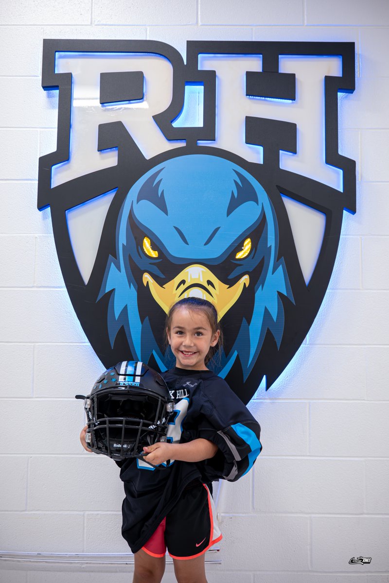 RockHill_FB's tweet photo. 𝐋𝐢𝐭𝐭𝐥𝐞 𝐁𝐥𝐮𝐞 𝐇𝐚𝐰𝐤 𝐂𝐚𝐦𝐩 
𝐃𝐚𝐲 𝟑

We wrapped up Day 3 of our football camp with a photoshoot featuring the next generation of Blue Hawks! 

Our campers of the day are below!

📸 | @Creativejonestx 

#LEO https://t.co/zozJtEvmyB