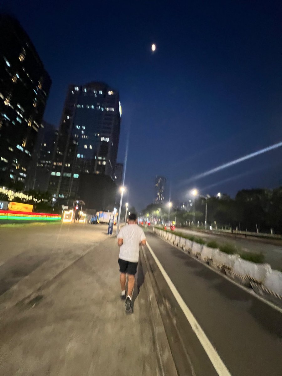 Andreansyah_088's tweet photo. Morning Jakarta🙏☕️ https://t.co/tJcEL808Sa