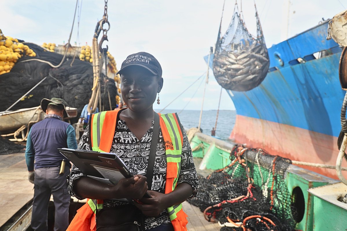 UNDPasiapac's tweet photo. This is a story of cooperation and diligence, a vast array of expertise, a pool of talent and skills as wide-ranging and vast as the 40 million square km of ocean area they’re tasked to protect.

This #WorldEnvironmentDay🐟get inspired by a success story 20 years in the making. 

Pacific Power: How regional cooperation transformed the world’s largest tuna fishery: https://t.co/MQwz9JVnri