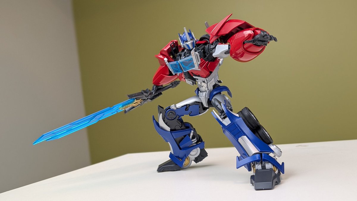 ThatToyGuy101's tweet photo. Embargo over yay!!! I can finally post about this. Video is tonight but I wanna show off some of my favourite shots. https://t.co/sYbgAPuKz6