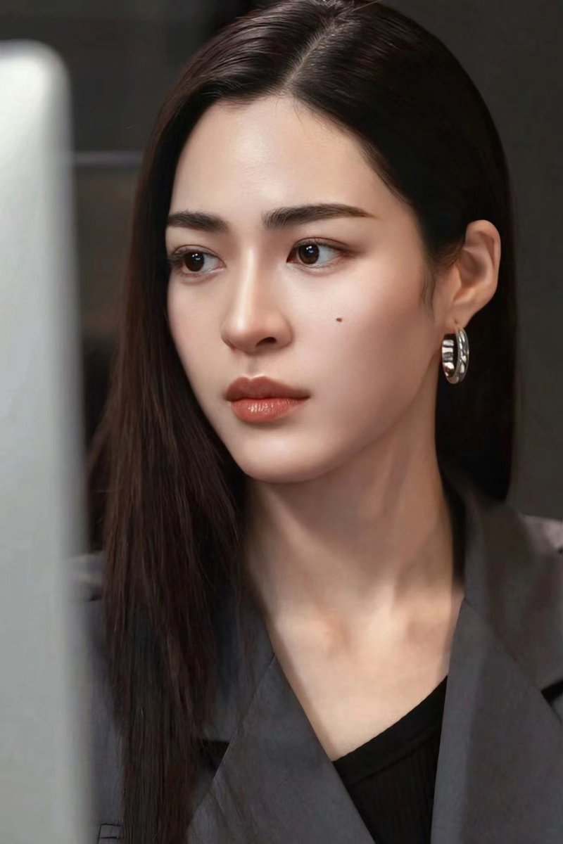 FATTYFOX17's tweet photo. แต่ พี่ตะวัน มันหล่อจริงๆ หล่ออะไรขนาดนี้ ถึงแม้ คอสตูม จะเป๋ๆ แต่หน้าพี่ตะวันหริง ก็แบบ โอ๊ย หล่ออะไรขนาดนี้

#Linglingkwong‌ https://t.co/CEj3mIpL3I