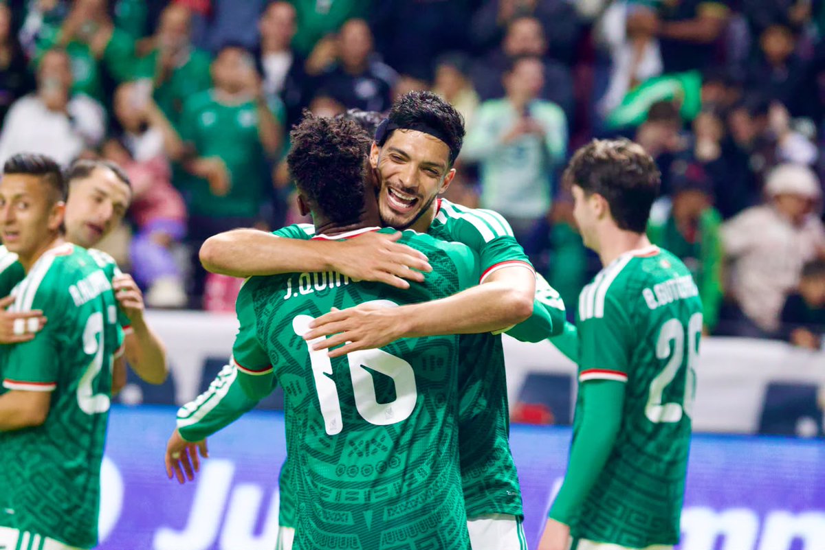 PressPortmx's tweet photo. 🇲🇽 ¡México golea!

Se termina el encuentro, @miseleccionmx golea 5-1 a @FSSrbije en el último duelo de preparación de cara al #Mundial2026.

📌 Raúl Jiménez igualó los 46 goles de Jared Borgetti en la tabla de máximos anotadores.

📸 @AlanRA23 https://t.co/mocBXieaW0