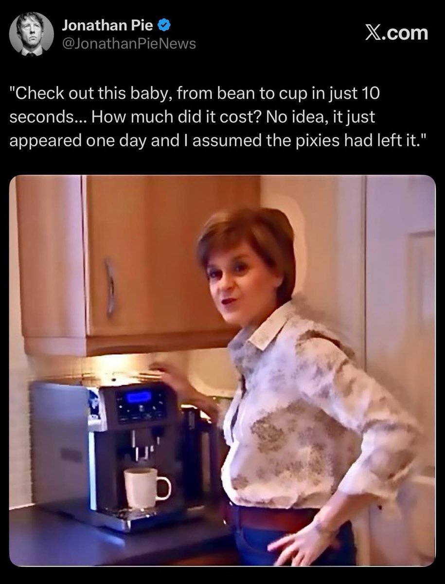 IBlackfool's tweet photo. @GreenBhoy1967 Moved to London 😂😂😂 https://t.co/37mQxiQ3gk