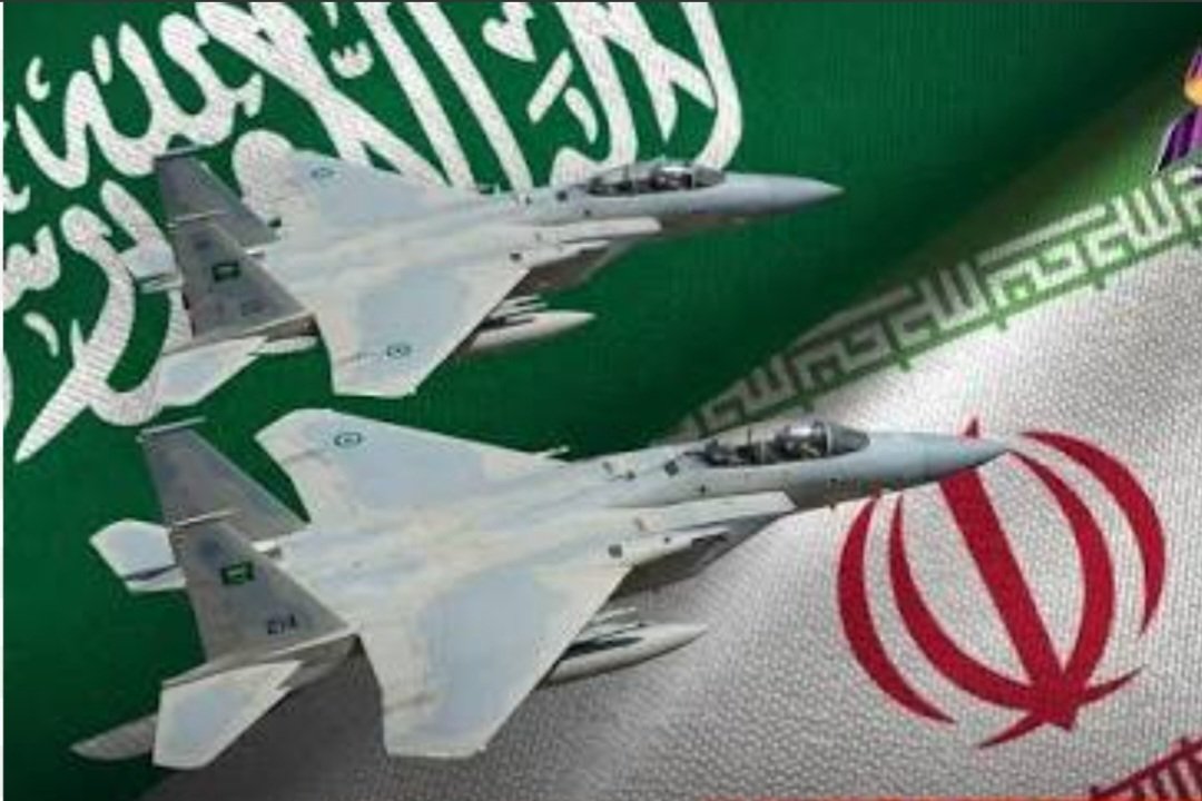 abu_taymour's tweet photo. اليوم في تاريخ الخليج: في مثل هذا اليوم الموافق للخامس من يونيو من عام 1984 حدث اول اشتباك جوي بين المملكة العربية السعودية وايران فوق مياه الخليج العربي، حيث طاردت مقاتلات سلاح الجو الملكي السعودي من نوع 15-F
مقاتلات ايرانية معادية من نوع 4-F فاسقطت اثنتين منها واصابت ثالثة. بعد هذه الحادثة تم بأمر خادم الحرمين الشريفين الراحل الملك فهد إقرار  الخط الوهمي الاحمر المعروف باسم "خط الفهد" مع اوامر صارمة باسقاط اي مقاتلة تحاول تجاوزه ودخول المجال الجوي السعودي