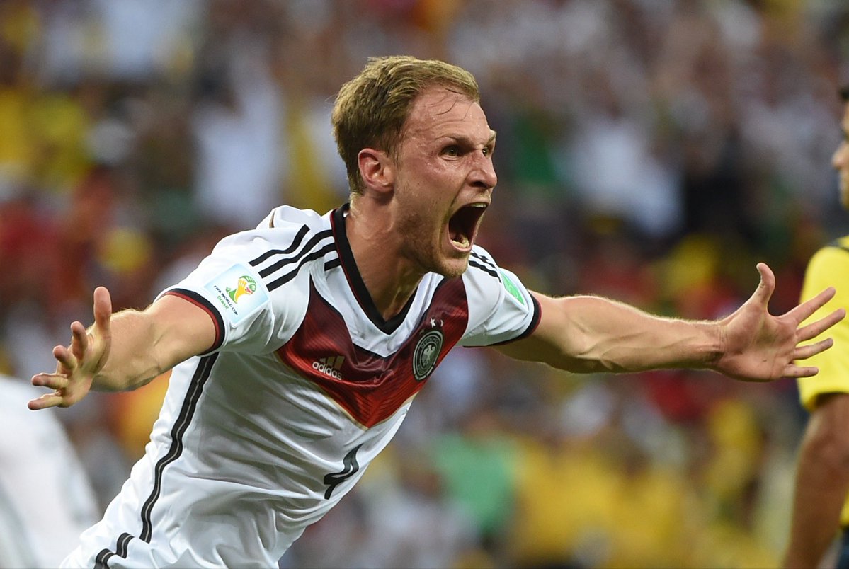 RandomFotballer tweet picture