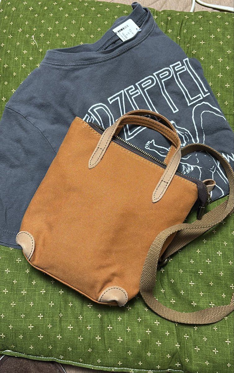 licca1153's tweet photo. この色のサコッシュいくつめやん？ていうツッコミは受付けません
地下鉄北24条一番出口を右 セコマで渡って右 https://t.co/EGi1thXMsE