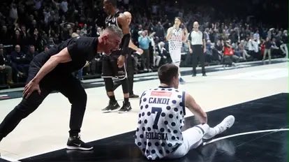 Capdocj's tweet photo. A Sabato merdaccia! https://t.co/ZJR287DoIx