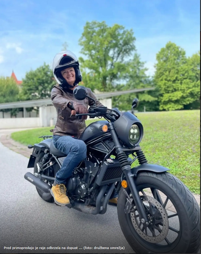 zver_martin's tweet photo. ODPELJALA SE JE NA SMETIŠČE ZGODOVINE
Tanja Fajon dokazala, da je bila država štiri leta bankomat za njene eksekucije!

Slovenija je štiri leta lahko spremljala zunanjo  politiko, ki je služila izključno interesom Tanje Fajon in njenemu ugodju na tem položajo, vse to pa so seveda financirali davkoplačevalci.

V Sloveniji bomo prvič v zgodovini videli, da aktualni minister ne bo predal poslov svojemu nasledniku in to bo storila ravno Tanja Fajon.

“To se še nikoli ni zgodilo, razen takrat, ko takratni notranji minister Tomaž Ertl po Demosovi volilni zmagi aprila 1990 ni predal dolžnosti Igorju Bavčarju.”
“Infantilen odnos do države."