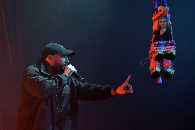 jrechagneux's tweet photo. Le charmant Médine qui avait mis mon visage et celui de @diaz_edwige sur une piñata avant de la jeter à son public donnera un concert à Strasbourg, sur invitation de Rima Hassan et de Manon Aubry. 

Cet événement sera « financé par le Parlement européen ». Nous saisissons aujourd’hui la présidente du Parlement.