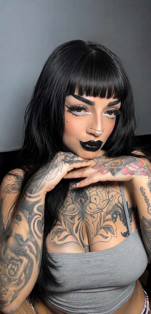 Noctara_voss's tweet photo. Vampire mood 🖤🦇 I'll wait for you in a few hours on my page to play 🫦

LINK MY BIO 👉🏻 FOLLOW ME

#gothicgirl #latinahot #contentadult #Stripchat #fyp https://t.co/NCBvpAwl1y