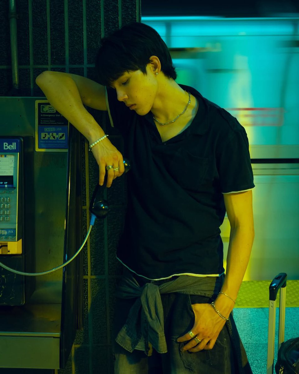 Andrsn_0817's tweet photo. 250818 scotty.tsunami ig upd

we stay in transit 🔁

spent sum time running thru the train station w/ @.and6rsontaylor in toronto. was super fun editing these
(01/04)

#anderson  #앤더슨 #6ndrsn #wayfboys #wayf https://t.co/7fA1ajWtID