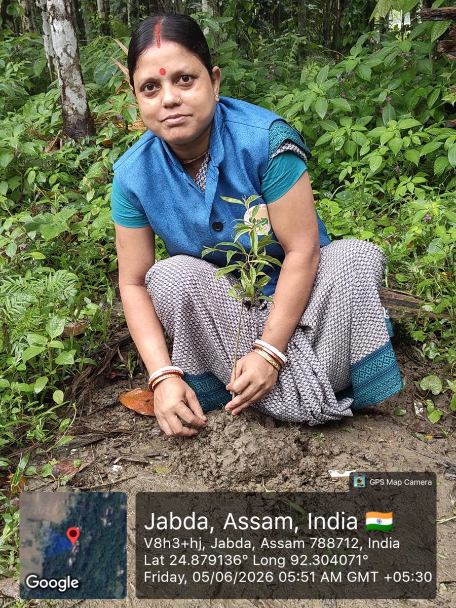 himantabiswa's tweet photo. Assam's Nari Shakti is leading the greening efforts on this World Environment Day.

Across Assam, over 35 lakh women SHG members will be planting 1 crore saplings in a coordinated effort to increase our green cover.

Some glimpses 📸 

#Assam1CrTrees https://t.co/tq8YTfYtje