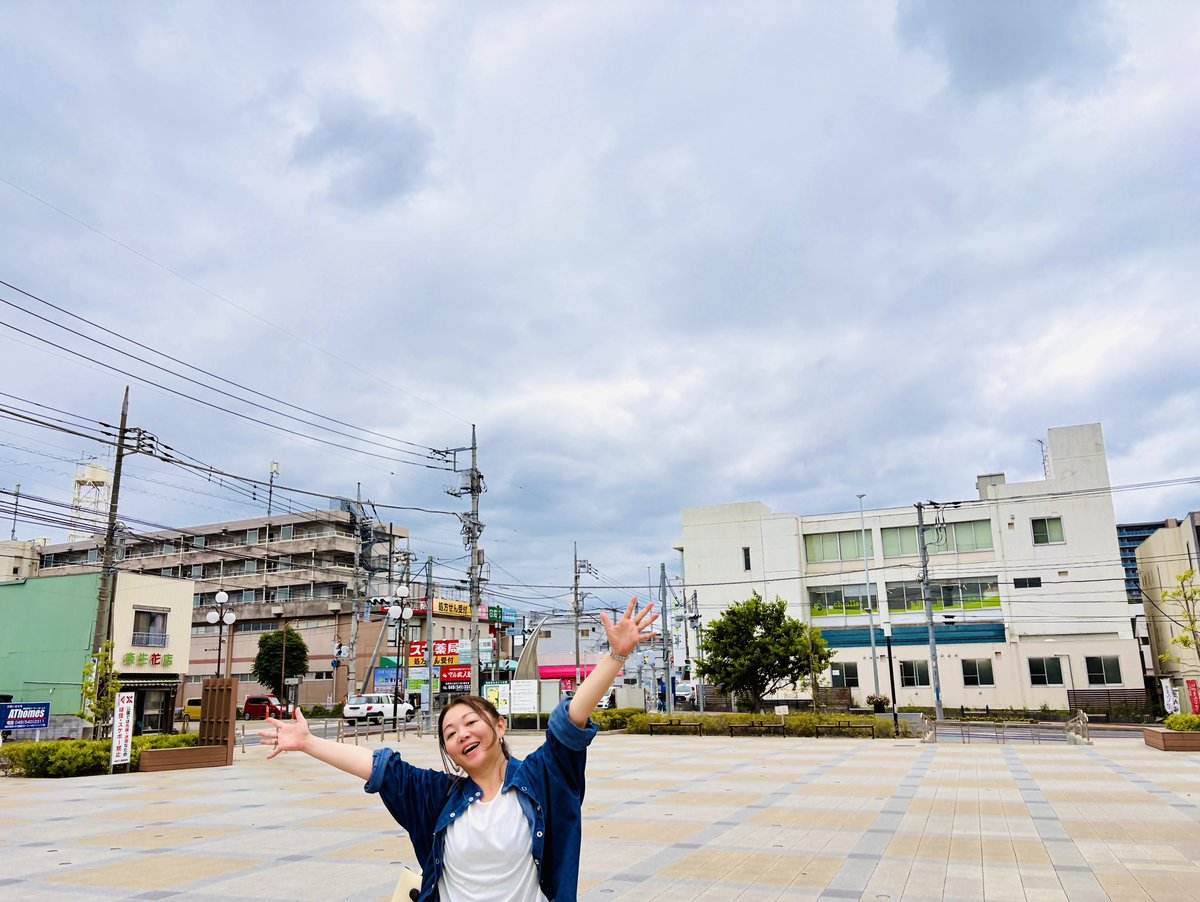 utaibito_TT's tweet photo. さぁ金曜は #鴻巣 ☀️

このあと15時 #フラワーラジオ で #トワ金 
森 律子と4時間生放送⚡️
やるぜ渾身の手動メドレー
2001年～2010年の81曲🔥

▼リ���タイ
https://t.co/qJuuvm0X87

●投稿テーマ『外国人観光客のロゴＴにしたい言葉』

14時半まで✉️fm767tassee@yahoo.co.jp
番組中✉️info@fm767.com https://t.co/dHhJ9EbAao