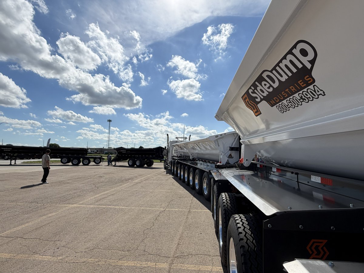 SiouxlndChamber's tweet photo. Congrats to Side Dump Industries on the grand opening of their new location in North Sioux City! Known for manufacturing premium side dump trailers engineered for strength, efficiency, and reliability, Side Dump Industries serves customers across a wide range of industries. https://t.co/fY9DtaR4U4