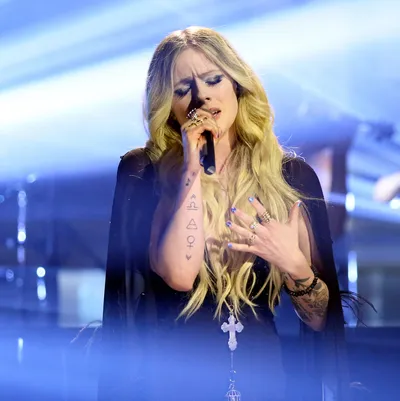 Avril Lavigne (D-MA) tweet media