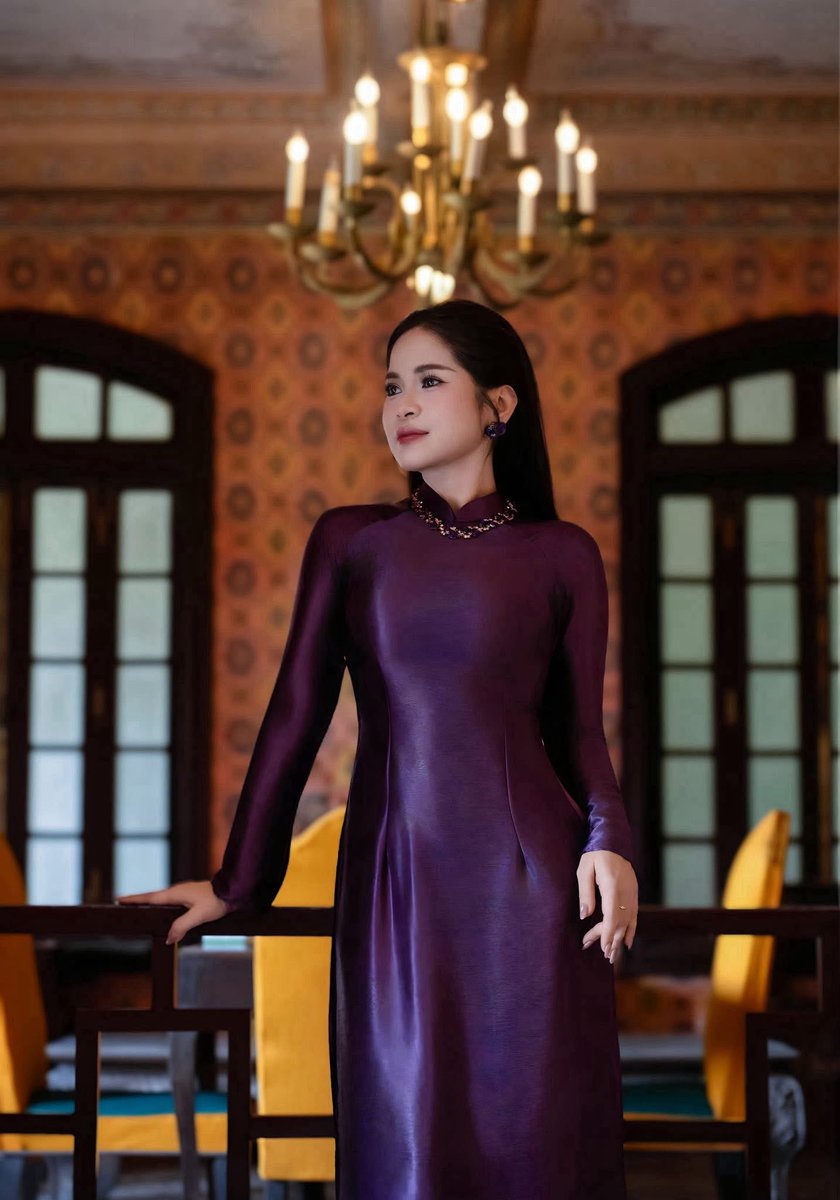 gaidepshowbiz's tweet photo. Áo dài truyền thống của phụ nữ Việt Nam đẹp và sang https://t.co/v4sPM8XL0Y