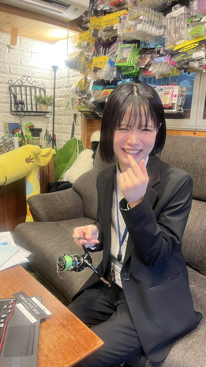 iosfactory's tweet photo. iOSに来た人は
みんな笑顔になる
たとえそれが保険屋さんでも
#iosfactory
#フェザータッチのグリップホールドがやりこんでる人っぽい https://t.co/vnqPnUU8iM