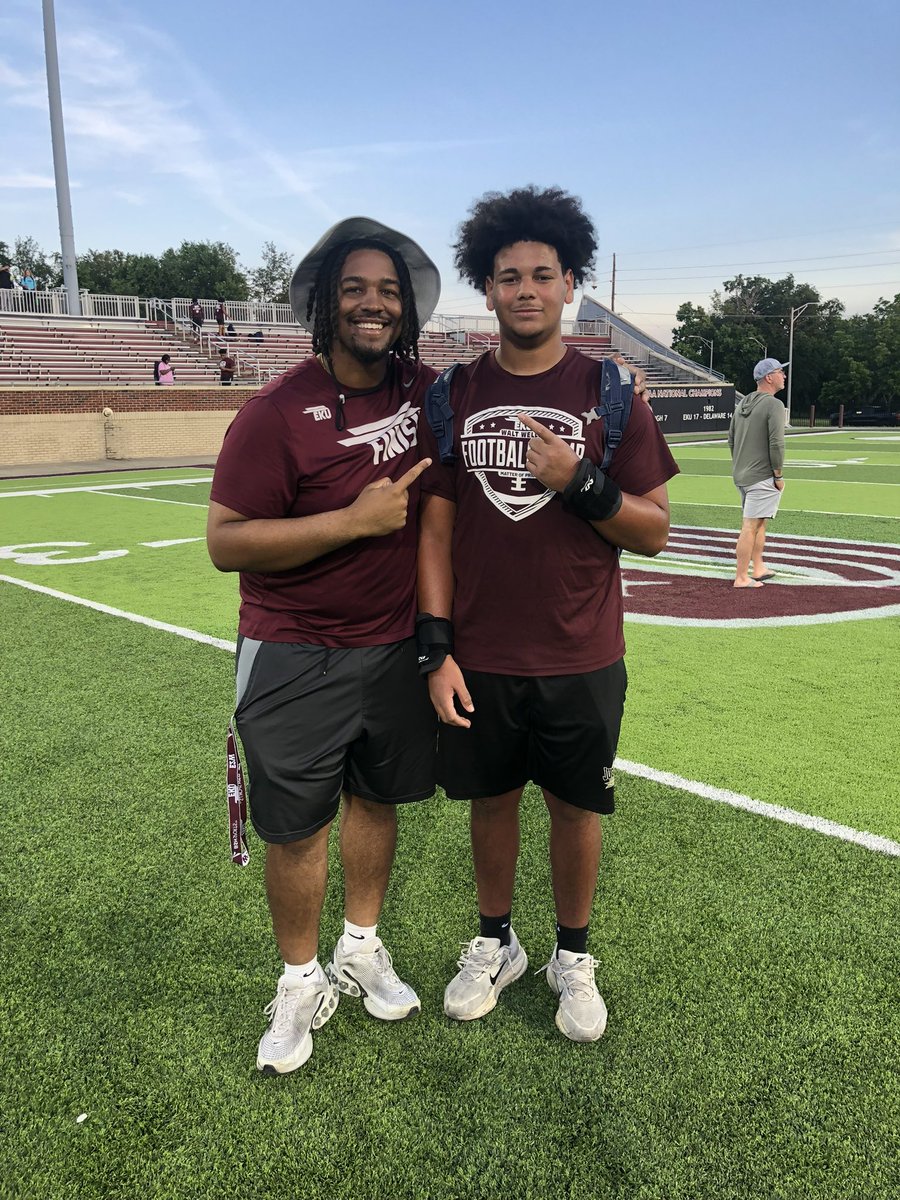 BCarter2027's tweet photo. Had a great time at @EKUFootball it was a great camp with a great learning experience and coaching staff. @RhinoJack9956 @jaxegan_ @andrew_ragains @CoachRav @Coach_IMcClain @LMHSCoach_T @CoachBrossartLM @LMHSAthletics @TimRecognition @PrepRedzoneKY https://t.co/lBEgUvdOON