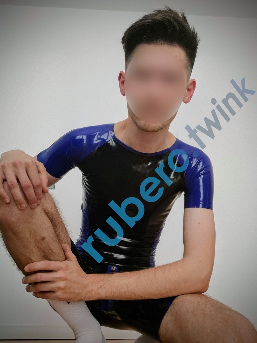 RTwinkPL's tweet photo. Little bit about me...
#rubber #gay #gaytwnik #kinkyrubber #latex #bdsmِ https://t.co/Eguo3mEXi3