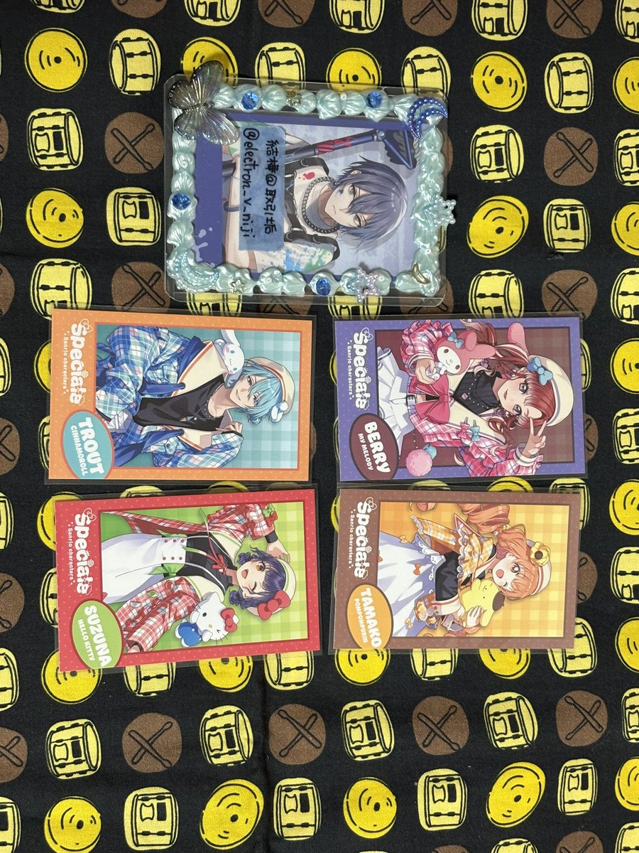 electronmailman's tweet photo. 【交換】にじさんじ Speciale サンリオコラボ ランダムフォト風カード

【譲】画像1
【求】画像2

都内手渡し （プロフ＋要相談）、郵送

🩵Rは複数枚提供可能です。

提供の🩵Nは複数集めていますが、求を探す為出しております。

よろしくお願いいたします。 https://t.co/E3eEe4iLW8
