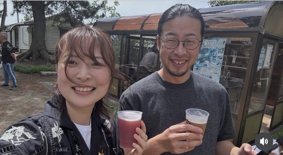 chunbi_mu's tweet photo. 暑くなると一層美味しく感じられるのがビール‼️🍺ビアフェス行きたい！！！！って気分の方に朗報です🎉
今週末、富山県氷見市ででっかいイベントやってるよーーー🍺✨

今週末、6月6日(土)・7日(日)は、氷見の島尾キャンプ場で「BEACH SUMMIT 2026」が開かれます✨

氷見のクラフトビールはもちろん、全国のビールが飲めるという、ビール好きにはたまらないイベントです🤤🍺✨（詳細はイベント名で検索してみてね🔍）

♨️イベントにあわせて、民宿あおまさでは日帰り入浴も営業します♨️
イベント帰りに温泉で汗を流したい方、大歓迎🍺

■ 日帰り温泉営業日：6月6日(土)、6月7日(日)
■ 営業時間：16:00〜21:00

あと宿泊なのですが、6月6日(土)に若干の空きありです❣️

イベント会場までは歩きますが、酔い覚ましに歩くにはちょうどよい距離。宿泊利用のかた限定で、車を宿に置いてイベントに遊びに行けます🚶‍♀️🍺

人気イベントゆえ、みなさま「駐車場どうしよう問題」「帰りの足どうしよう問題」もあると思いますが、うちに泊まっていただければ、万事解決です✌️

宿泊のご予約は先着順となりますので、ぜひお早めに。宿泊であれば、サウナの利用もセットで楽しめます✨

📞 ご予約・お問い合わせはDMやお電話にて受付ます。
TEL：0766-91-5157

※直近の空き部屋はＨＰに表示されません。DMの場合、宿からの予約確定のご連絡をもって予約完了とさせていただきます。
※忙しい時間帯や、夜間はお電話に出られませんのでDMからの連絡がおすすめです◎
#民宿あおまさ #ビーチサミット #ビーチサミット2026