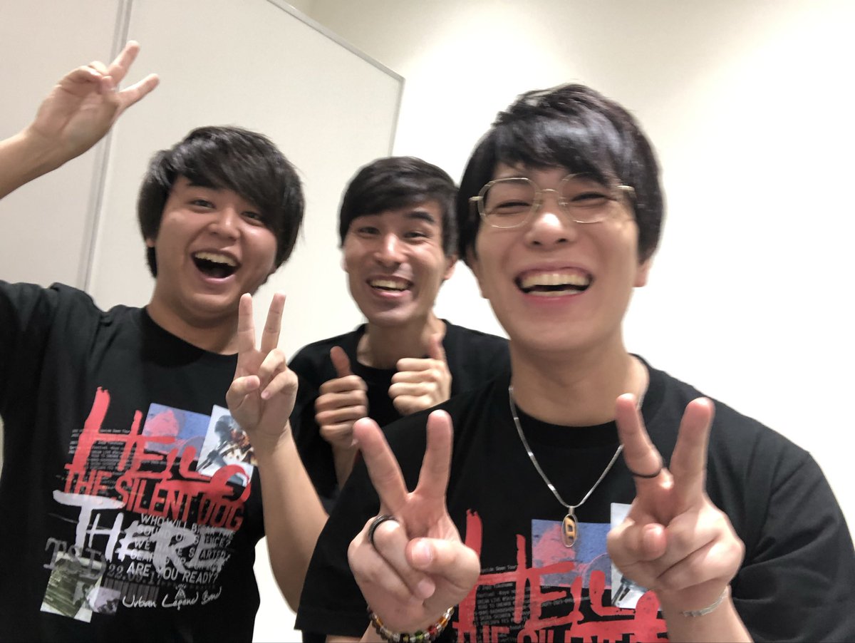 marucoch's tweet photo. コヤさんのストーリー見て懐かしくて🥹
自分の写真ホルダー見漁ってたらめっちゃ懐かしいの出てきた😊
初めて会いに行ったお渡し会💿
自撮り下手くそすぎてめっちゃ笑われてる🤣
緊張して手震えてブレっブレ😂 https://t.co/ZlPpej9197